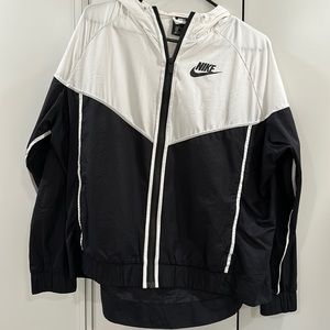 Women’s Nike windbreaker